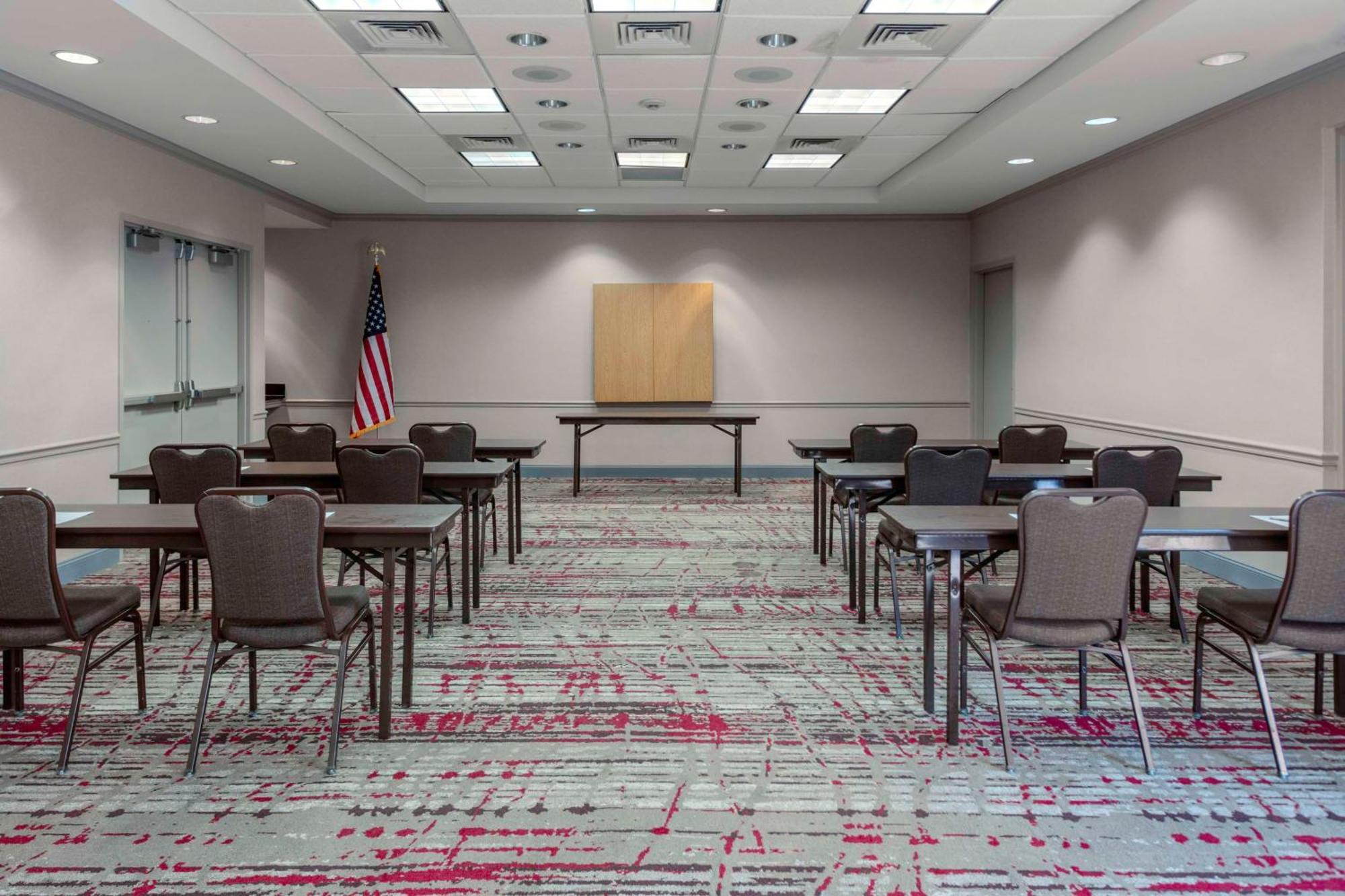 Hilton Garden Inn Sarasota-Bradenton Airport Bagian luar foto