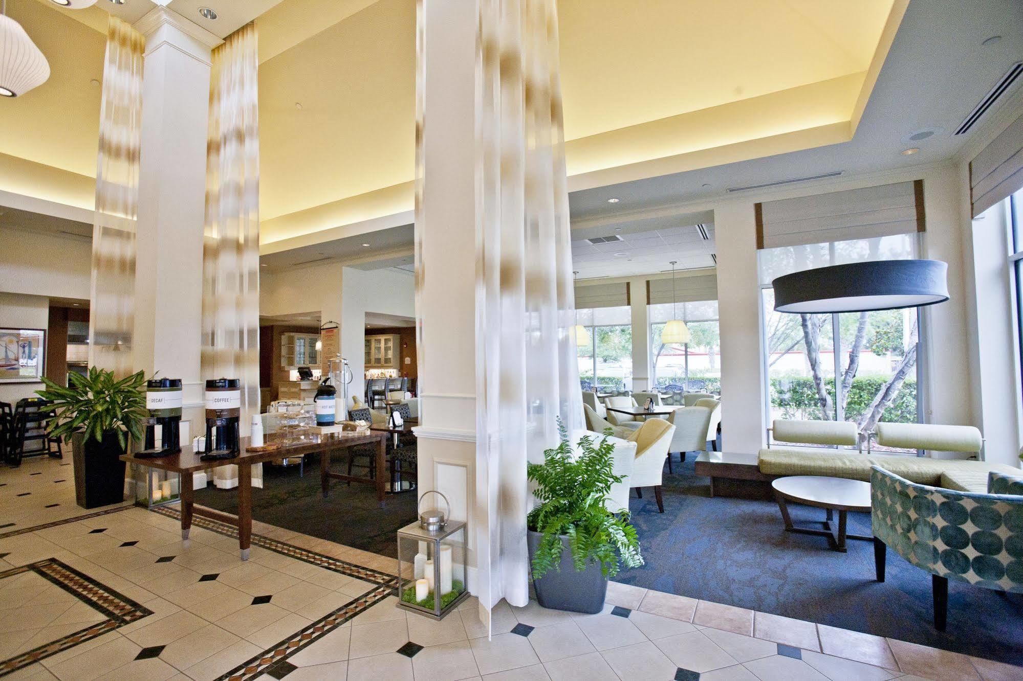 Hilton Garden Inn Sarasota-Bradenton Airport Bagian luar foto